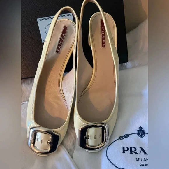 Vintage Prada Sling back Cream Patent Leather shoes… - Picture 4 of 17